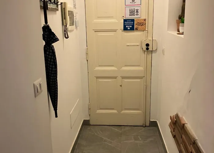 Saia's Flat