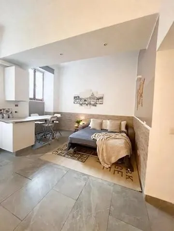 Saia's Flat Apartment Rom
